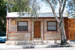 Australia Street Cottage - Accommodation Gladstone